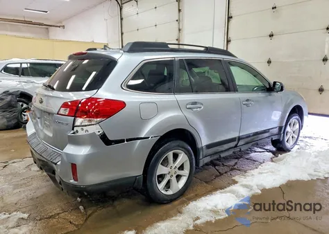 2014 Subaru Outback 2.5I Premium z USA, uszkodzony, nr VIN 4S4BRCDC7E3322284